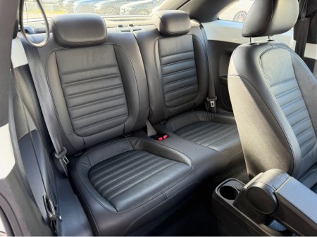 2017 Volkswagen Beetle - thumbnail 21