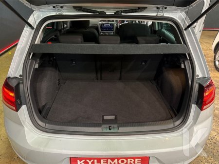 2018 Volkswagen Golf 1.2 AUTOMATIC TSI COMFORT LINE - FACTORY ALLOYS - REVERSE CAMERA €17,950 thumbnail