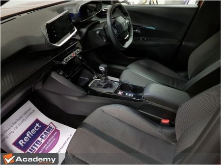 2023 Peugeot 2008 - thumbnail 9