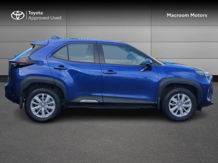 2025 Toyota Yaris Cross YARIS CROSS LUNA thumbnail