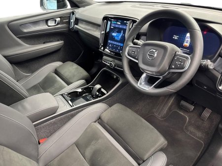 2023 Volvo XC40 - thumbnail 6