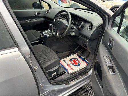 2014 Peugeot 5008 - thumbnail 4