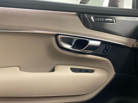 2026 Volvo XC90 - thumbnail 11