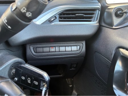 2013 Peugeot 208 - thumbnail 17