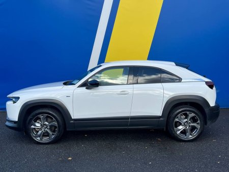 2023 Mazda MX-30 EXCLUSIVE LINE E-SKYACTIV 35.5KWH // HEADS-UP DISPLAY // VERY LOW MILEAGE // BLUETOOTH MUSIC €17,900