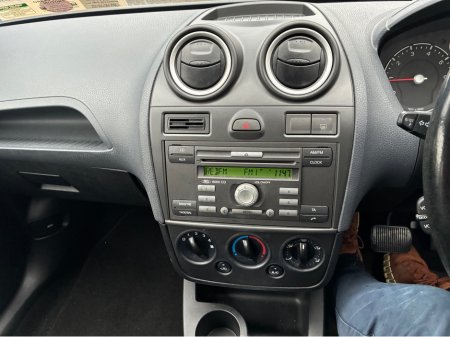 2006 Ford Fiesta GHIA 1.4 5DR AUTO €2,950 thumbnail