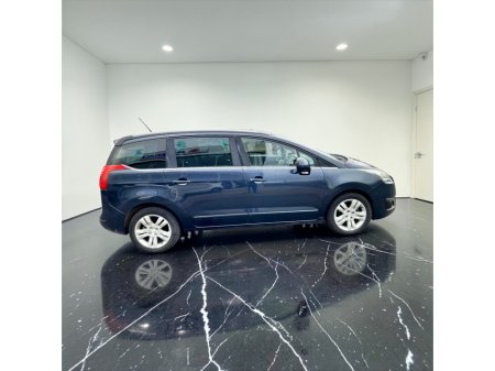 2015 Peugeot 5008 - thumbnail 3