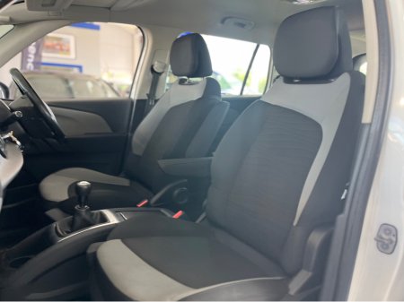 2016 Citroen Grand C4 Picasso GRAND 1.6 BLUE HDI 1 120 EXCLUSIVE 5DR 120BHP €11,950 thumbnail