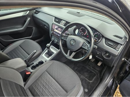 2019 Skoda Octavia - thumbnail 1