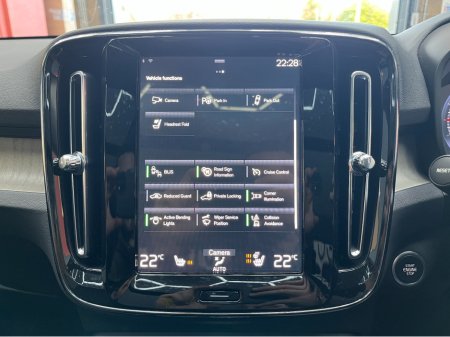 2022 Volvo XC40 €36950! 2022 VOLVO XC40 RECHARGE PLUG-IN HYBRID T5 1.5 AUTOMATIC / CRUISE CONTROL / 360° PARKING CAMERA / ELECTRIC MEMORY & HEATED SEATS / APPLE CARPLAY / PANORAMIC SUNROOF / HEATED STEERING WHEEL €36,950 thumbnail