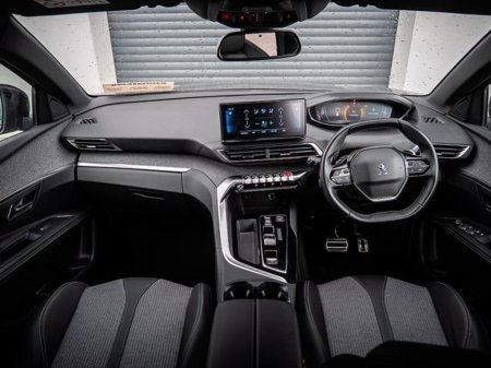 2023 Peugeot 3008 - thumbnail 9