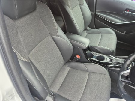 2023 Toyota Corolla LUNA SPORT HB 4DR AUTO €25,950 thumbnail