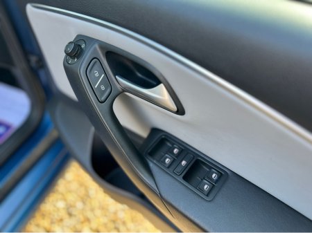 2015 Volkswagen Polo - thumbnail 16