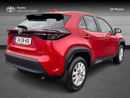 2024 Toyota Yaris Cross - view 2