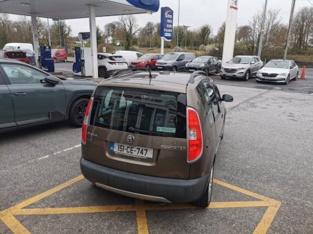 2015 Skoda Roomster - thumbnail 3