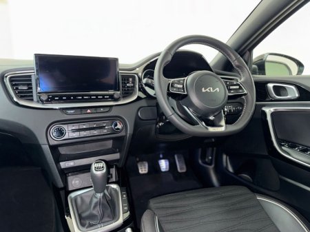 2025 Kia Ceed - thumbnail 10