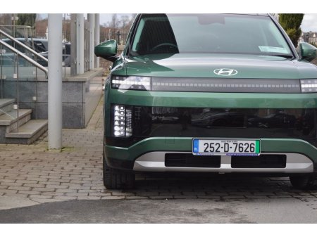 2025 Hyundai Ioniq 9 RWD standard (Long Range) Platinum €73,995 thumbnail