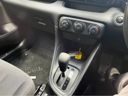 2020 Toyota Yaris - thumbnail 15