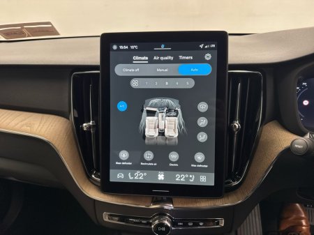 2026 Volvo XC60 - thumbnail 18