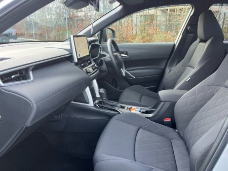 2025 Toyota Corolla Cross COROLLA CROSS 1.8 SPORT €41,450 thumbnail