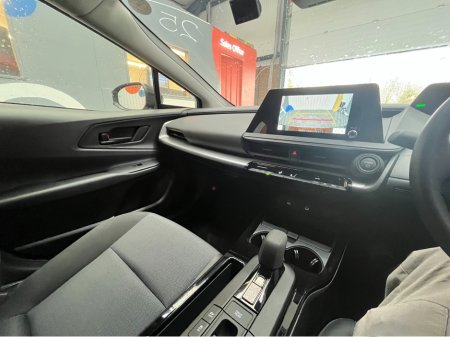 2025 Toyota Prius - thumbnail 14