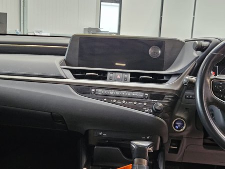 2019 Lexus ES 300 H - thumbnail 15