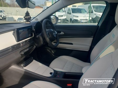 2025 Fiat 600 - view 4