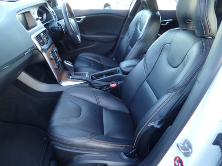 2017 Volvo V40 Cross Country 2.0 D4 CROSS COUNTRY SE LUXURY DIESEL 190 BHP AUTOMATIC // FULL LEATHER ELECTRIC SEATS // REVERSING CAMERA // CRUISE CONTROL // LANE ASSIST // FULL HARMAN KARDON SURROUND SOUND SYSTEM // TOP SPEC €16,950 thumbnail