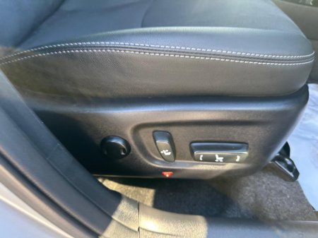 2012 Toyota Prius - thumbnail 19