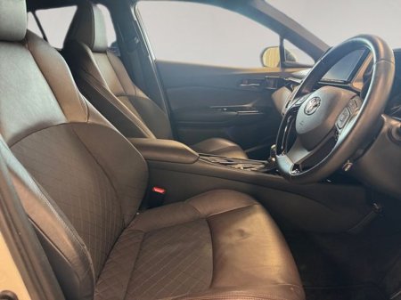 2017 Toyota C-HR - thumbnail 11