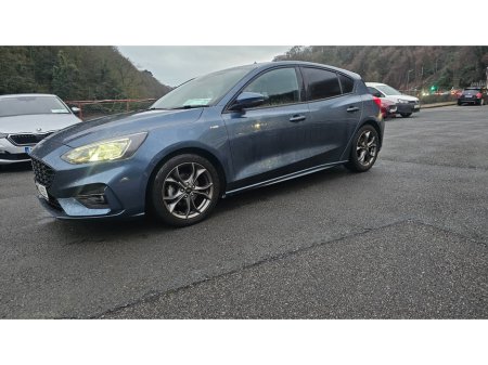 2021 Ford Focus - thumbnail 2