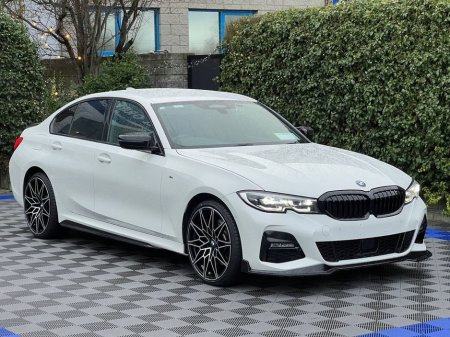 2020 BMW 3 Series 330e M-SPORT COMPETITION 2.0 HYBRID // MASSIVE SPEC // VERY LOW MILEAGE // LEATHER M-SPORT INTERIOR €34,950 thumbnail