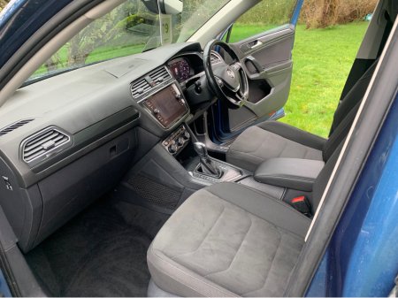 2018 Volkswagen Tiguan - thumbnail 1