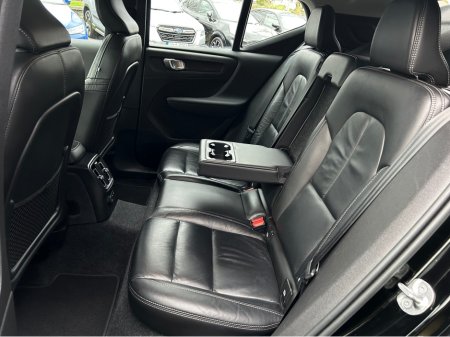 2023 Volvo XC40 - thumbnail 11