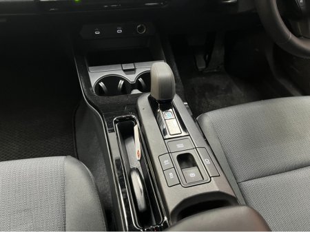 2025 Toyota Prius - thumbnail 16