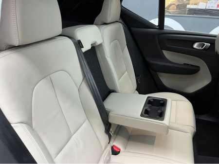 2022 Volvo XC40 2022 VOLVO XC40 RECHARGE PLUG-IN HYBRID T5 INS 1.5 AUTOMATIC / CRUISE CONTROL / 360° PARKING CAMERA / ELECTRIC MEMORY HEATED FRONT & REAR SEATS / PANORAMIC SUNROOF €36,950 thumbnail