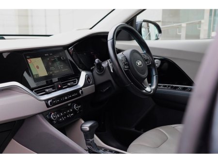 2020 Kia Niro - thumbnail 16