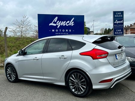 2017 Ford Focus - thumbnail 7