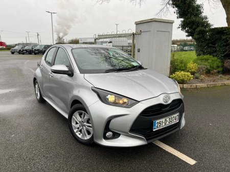 2025 Toyota Yaris Yaris Hybrid Luna €23,750
