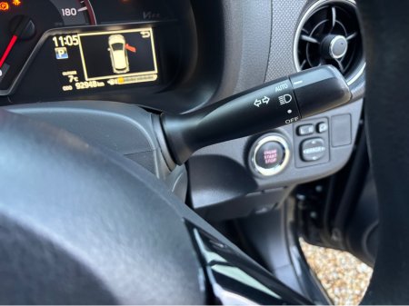 2016 Toyota Vitz NSP130 161 D 71172 €8,950 thumbnail