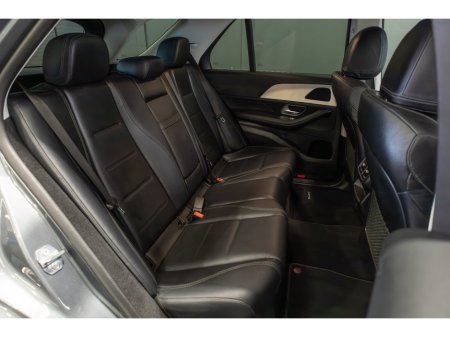 2019 Mercedes-Benz GLE Class GLE 300 d 4MATIC €46,950 thumbnail