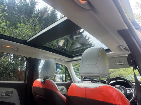 2015 Jeep Renegade - thumbnail 9