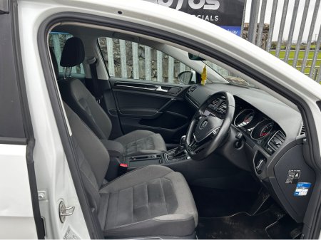 2017 Volkswagen Golf - thumbnail 11