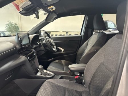 2024 Toyota Yaris Cross LUNA SPORT 4DR AUTO €30,950 thumbnail