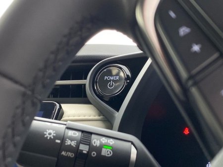 2025 Lexus LBX Elegant €39,950 thumbnail