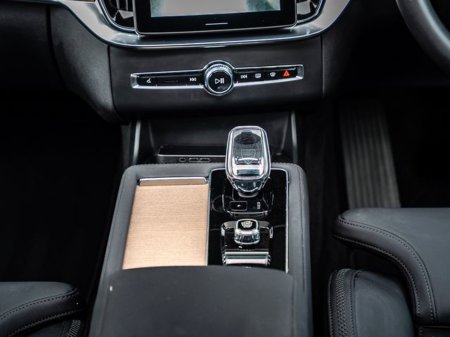 2025 Volvo XC90 T8 PLUS *BEST VALUE PLUS MODEL IN IRL* €76,950 thumbnail