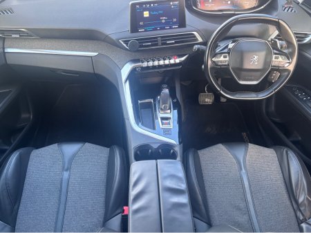 2018 Peugeot 3008 - view 2