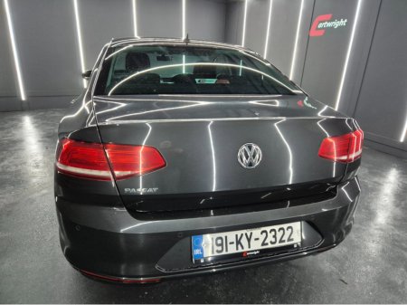 2019 Volkswagen Passat - thumbnail 18