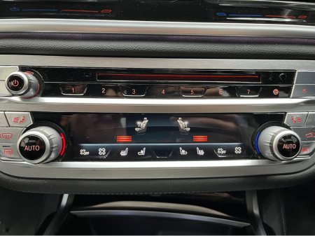 2018 BMW 7 Series 2018 BMW 740E iPERFORMANCE M-SPORT 2.0 AUTOMATIC / CRUISE CONTROL / 360° PARKING CAMERA / ELECTRIC MEMORY HEATED & MASSAGING SEATS / REAR HEATED SEATS / PADDLE SHIFTERS thumbnail
