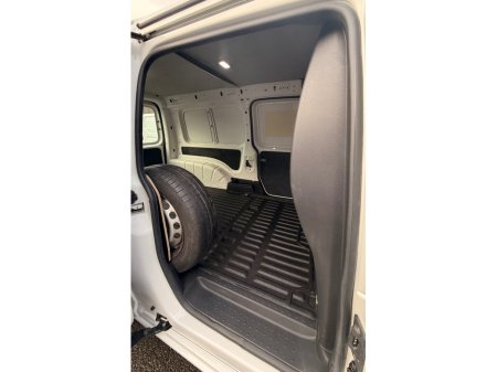 2019 Volkswagen Caddy 102HP €12,601 thumbnail